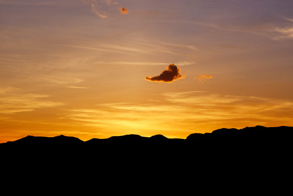 Clouds out of the south, familiar clouds—